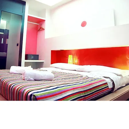 M&j Place * ローマ