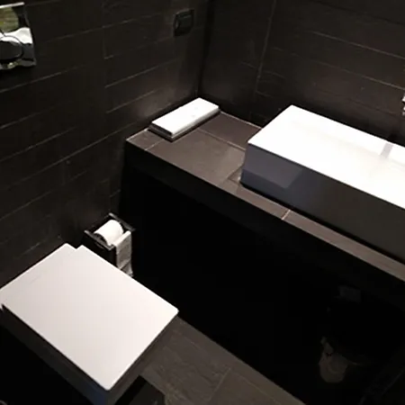 M&j Place אכסניה