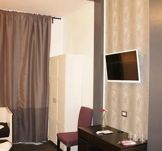 Hostel M&j Place