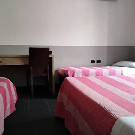 M&j Place Hostel *
