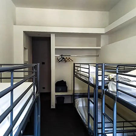 Hostel M&j Place *