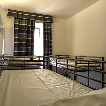 Hostel M&j Place