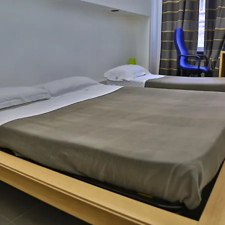 Hostel M&j Place *