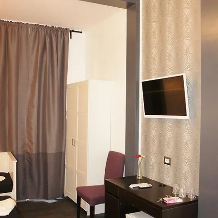 Hostel M&j Place