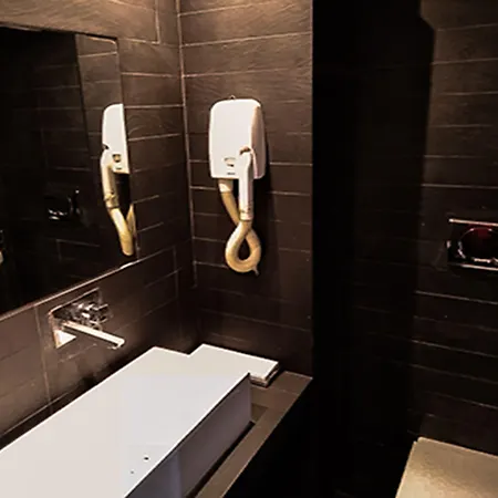M&j Place Hostel *