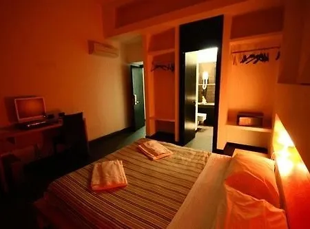 M&j Place Hostel *