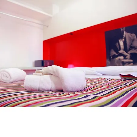 Hostel M&j Place