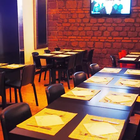 Hostel M&j Place *