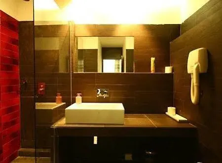 Hostel M&j Place